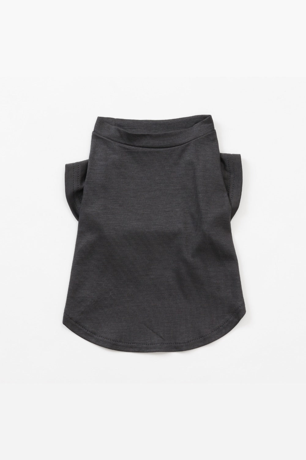 PONODOG Icy Chill Tee Charcoal｜接触冷感素材を使用した日本製の犬服。ゆったりした首まわりと短めのパフスリーブが特徴の、軽くてやわらかなチャコールの犬用Tシャツ。