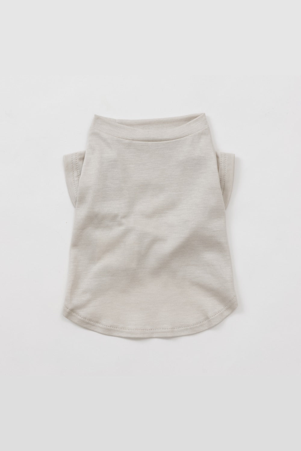 PONODOG Icy Chill Tee Greige｜接触冷感素材を使用した日本製の犬服。ゆったりした首まわりと短めのパフスリーブが特徴の、軽くてやわらかな犬用Tシャツ。