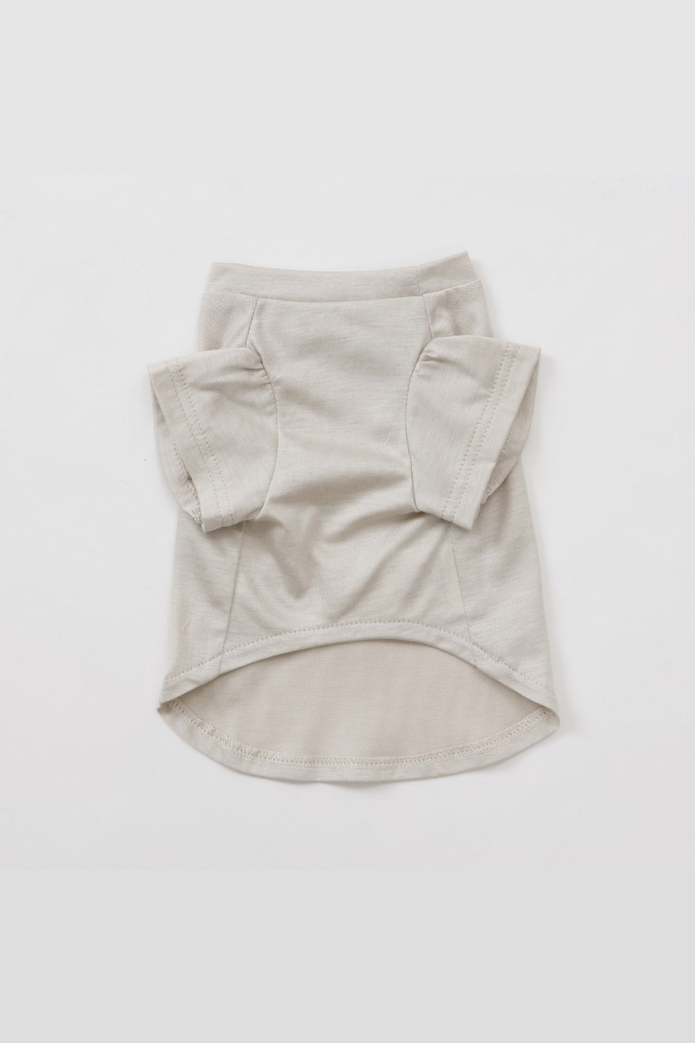 PONODOG Icy Chill Tee Greige｜接触冷感素材を使用した日本製の犬服。ゆったりした首まわりと短めのパフスリーブが特徴の、軽くてやわらかな犬用Tシャツ。