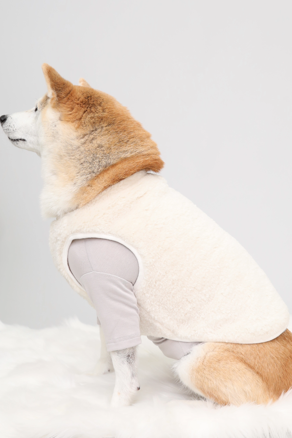 Puff Vest White｜犬 服 ボア ベスト ドッグウェア 冬 防寒