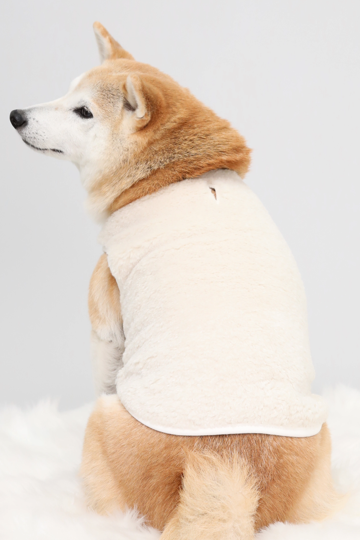 Puff Vest White｜犬 服 ボア ベスト ドッグウェア 冬 防寒