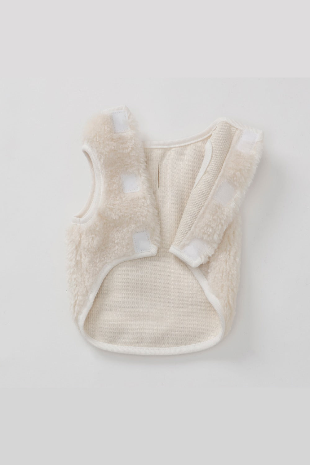 Puff Vest White｜犬 服 ボア ベスト ドッグウェア 冬 防寒