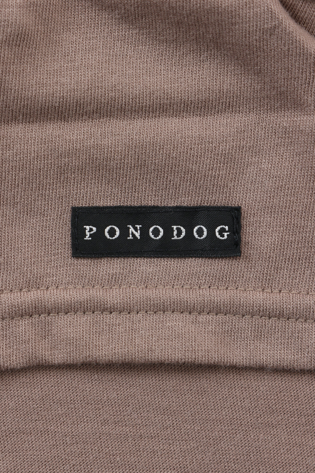PONODOG Aegean Organic Cotton Tee グレージュ｜ブランドタグと縫製ディテール