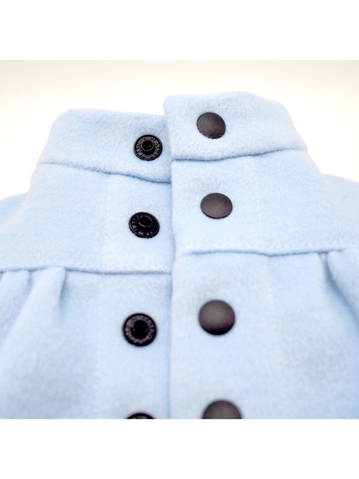 PONODOG Flare Coat ライトブルー｜背中ボタンで着せやすい犬服・フレアコート